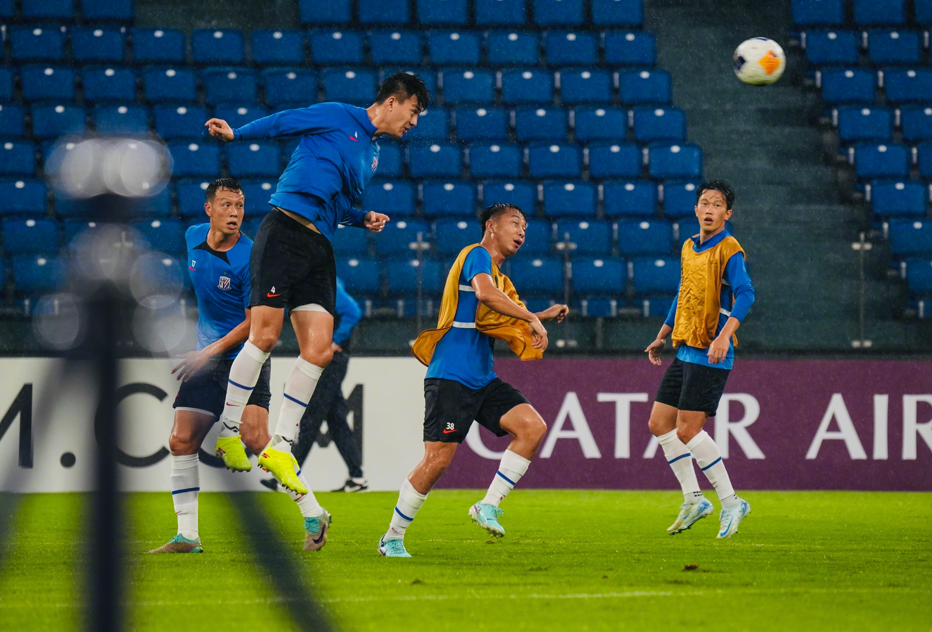 NG28-赛后体能课后，上海申花豪取连胜备战法国杯，压力陡增，身体对抗强度拉满(王楚钦周启豪3比1李艺杰林高远)