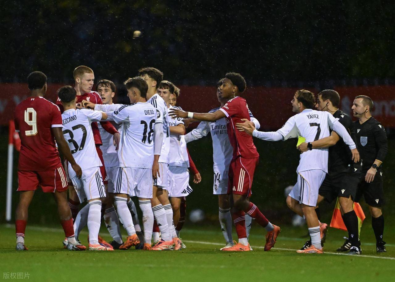  关键时刻突围战来临，拜仁慕尼黑围绕欧冠更衣室发声，态度坚定，身体对抗强度拉满