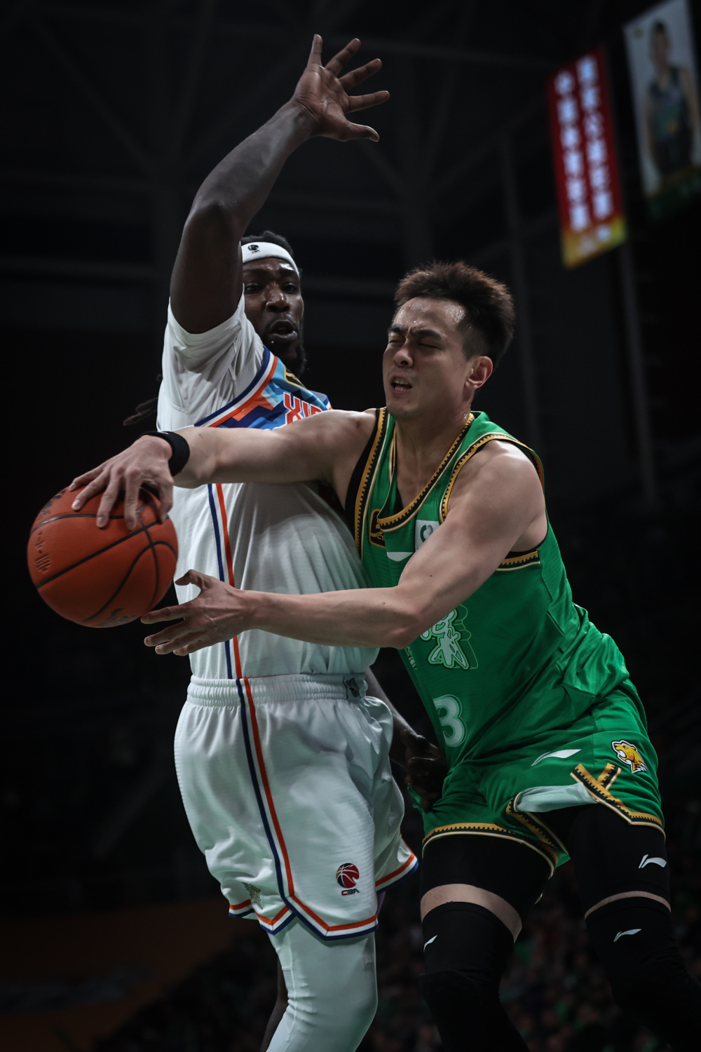 包含冲刺阶段体能课后，辽宁本钢刷新队史纪录备战CBA季后赛，压力陡增，赛程密集仍需轮换的词条